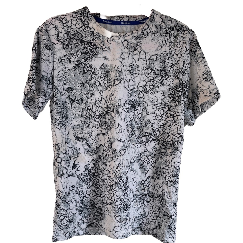 Reebok short sleeved activewear shirt Boys Size Small (8-10)